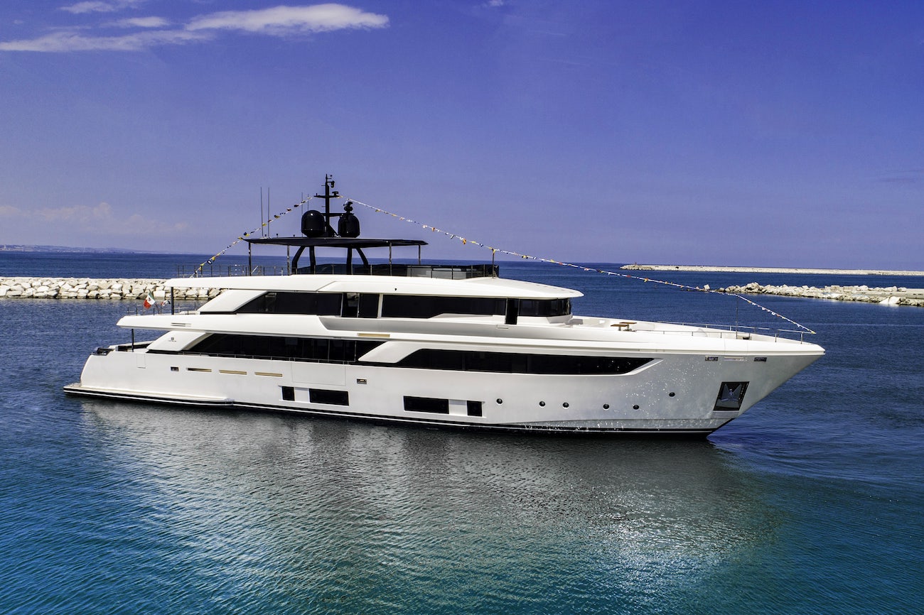 Ferretti construye el nuevo yate Custom Navetta 42